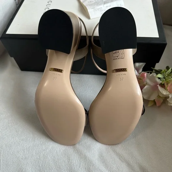 Gucci Women's Beige Heels with Gold Buckles - Picture 9 of 10